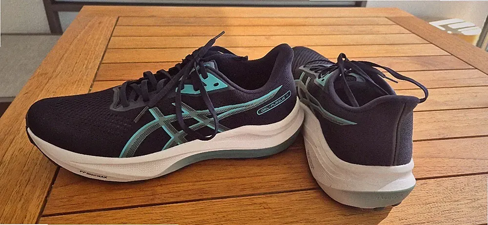 Asics Gel - Pursue 11 Herren Laufschuhe Gr. 43,5 neuestes Modell ungetragen