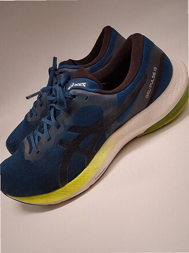 Asics Herren Laufschuhe Grösse 44.5
