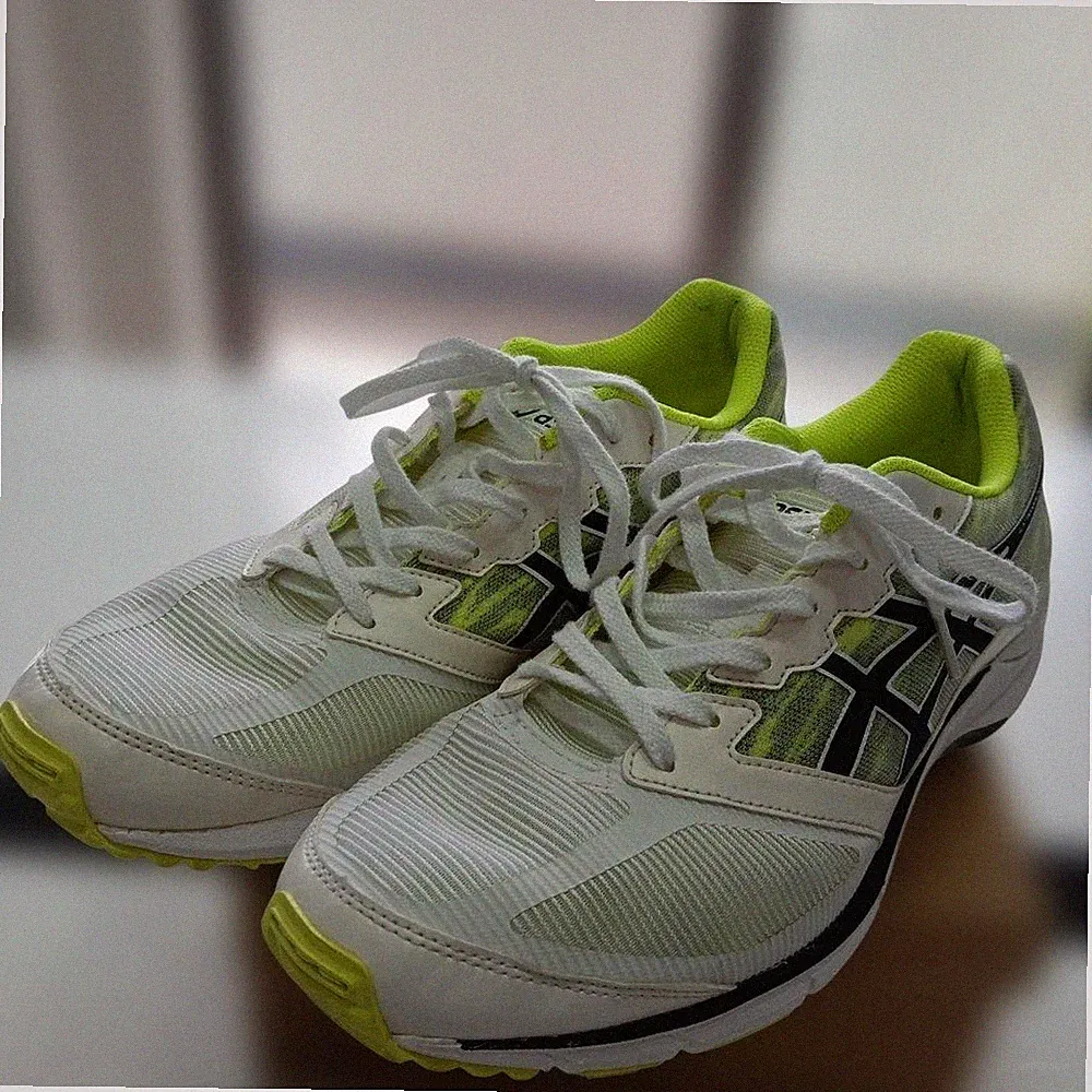 ASICS Herren Laufschuhe Weiß/Lime 27,5cm Leicht Atmungsaktiv Neu