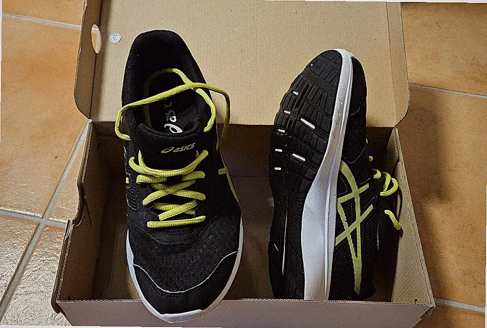 ASICS Jogging- Laufschuhe Stormer 2 TOP Größe 39 für Herren , Kinder, Unisex