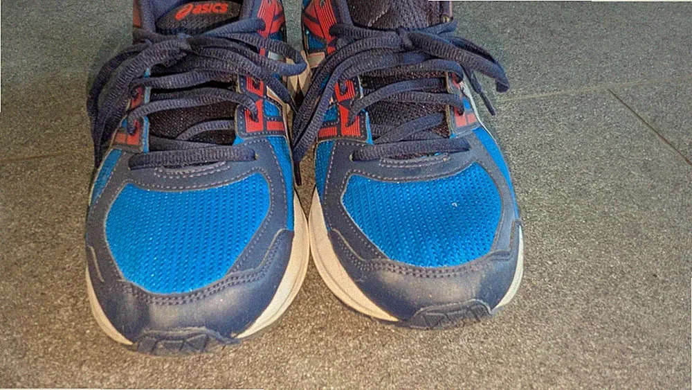 ASICS Jolt 2 Laufschuhe / Sneaker – 1011A701 Blau/Rot – Gr. 45 – Neuwertig