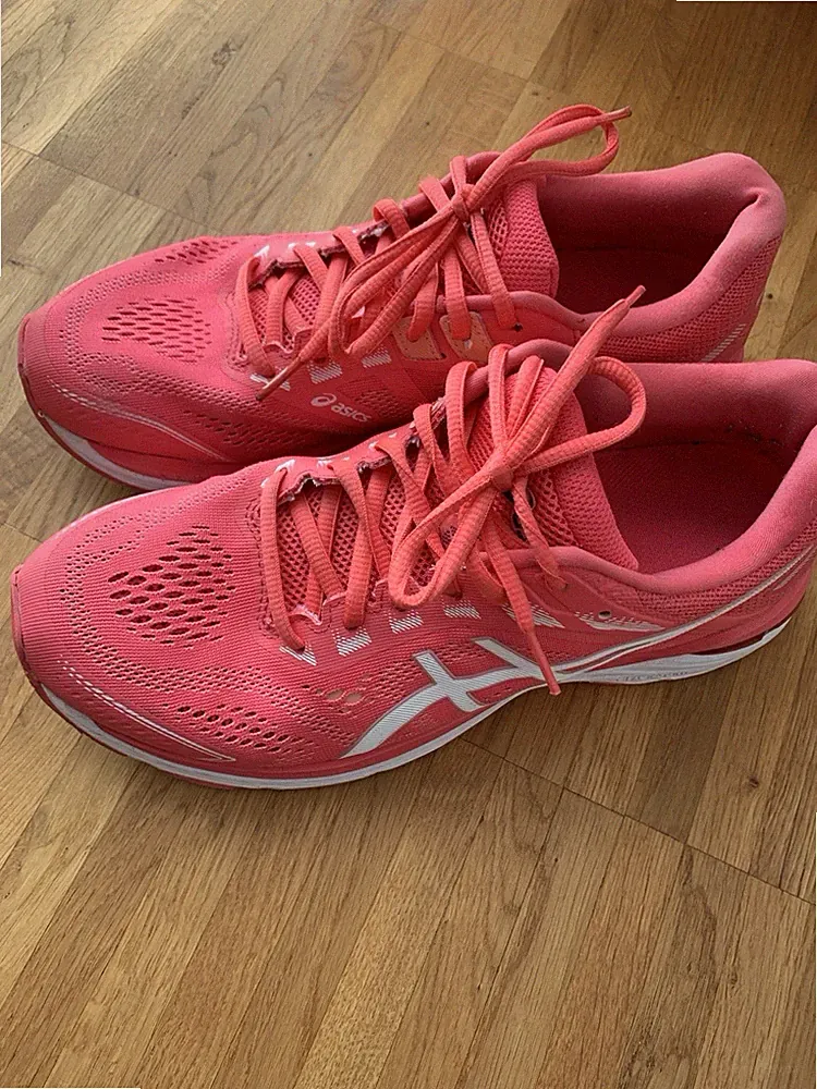 ASICS Laufschuhe Damen, Größe 40.5