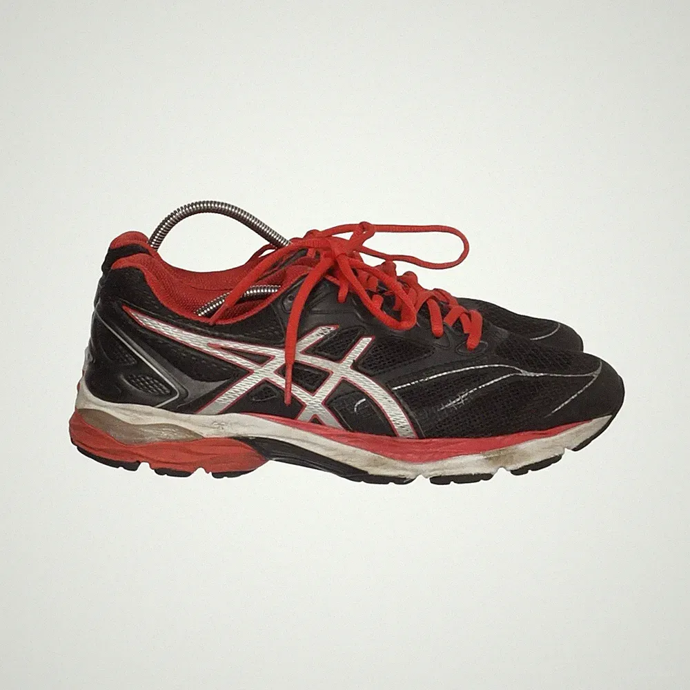 Asics, Laufschuhe, Größe: 40 1/2, Lederimitat, Schwarz/Rot, Damen #8bw