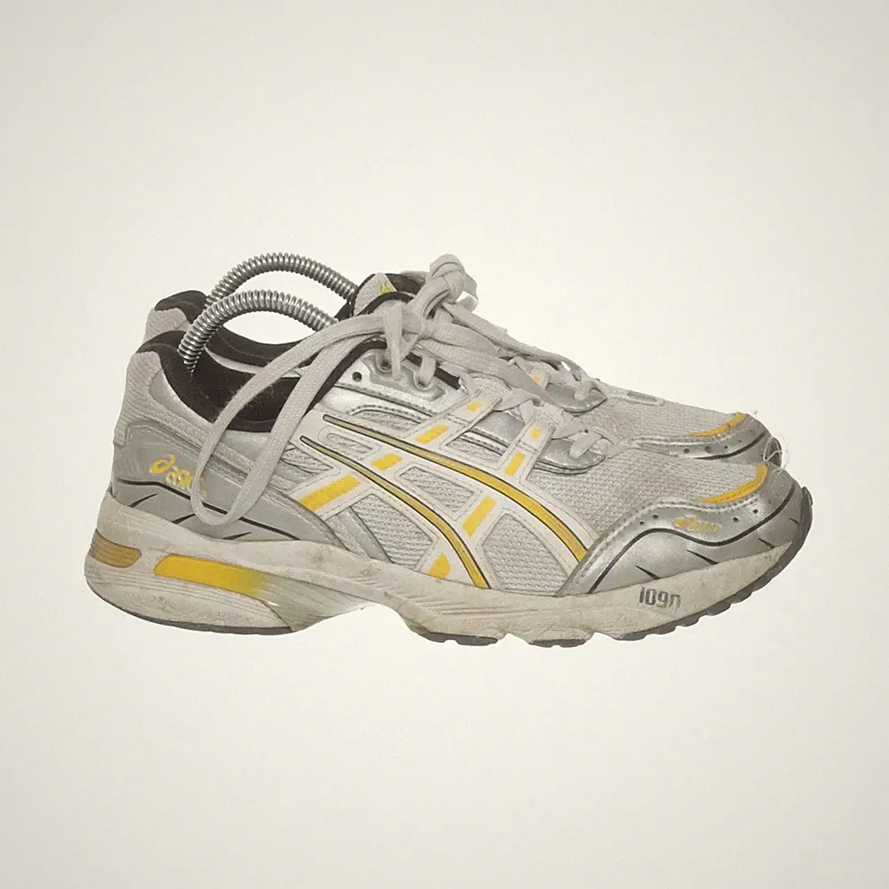 Asics, Laufschuhe, Größe: 40 1/2, Silber/Weiß/Gelb, Herren #Wry