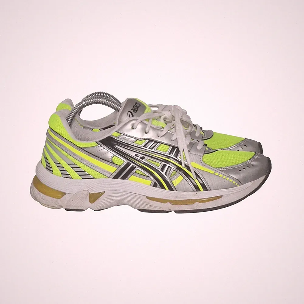Asics, Laufschuhe, Größe: 42 1/2, Lederimitat, Silber/Gelb/Schwarz, Herren #ndd