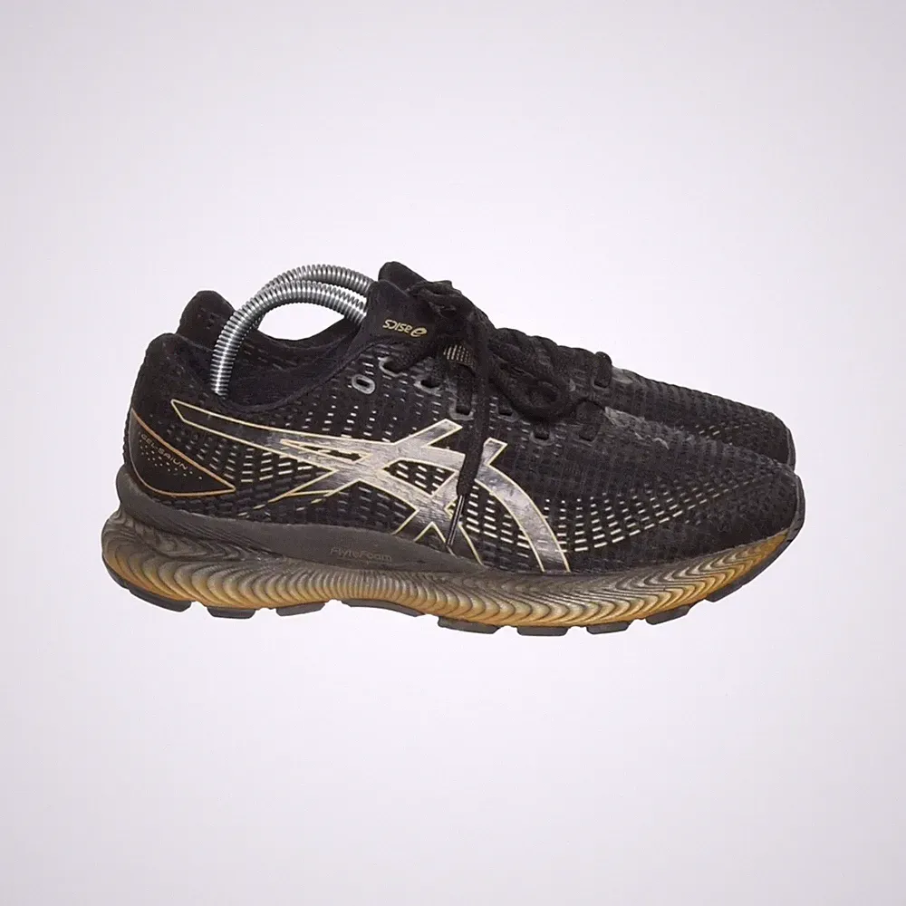 Asics, Laufschuhe, Größe: 42, Schwarz/Gold, Herren #goG