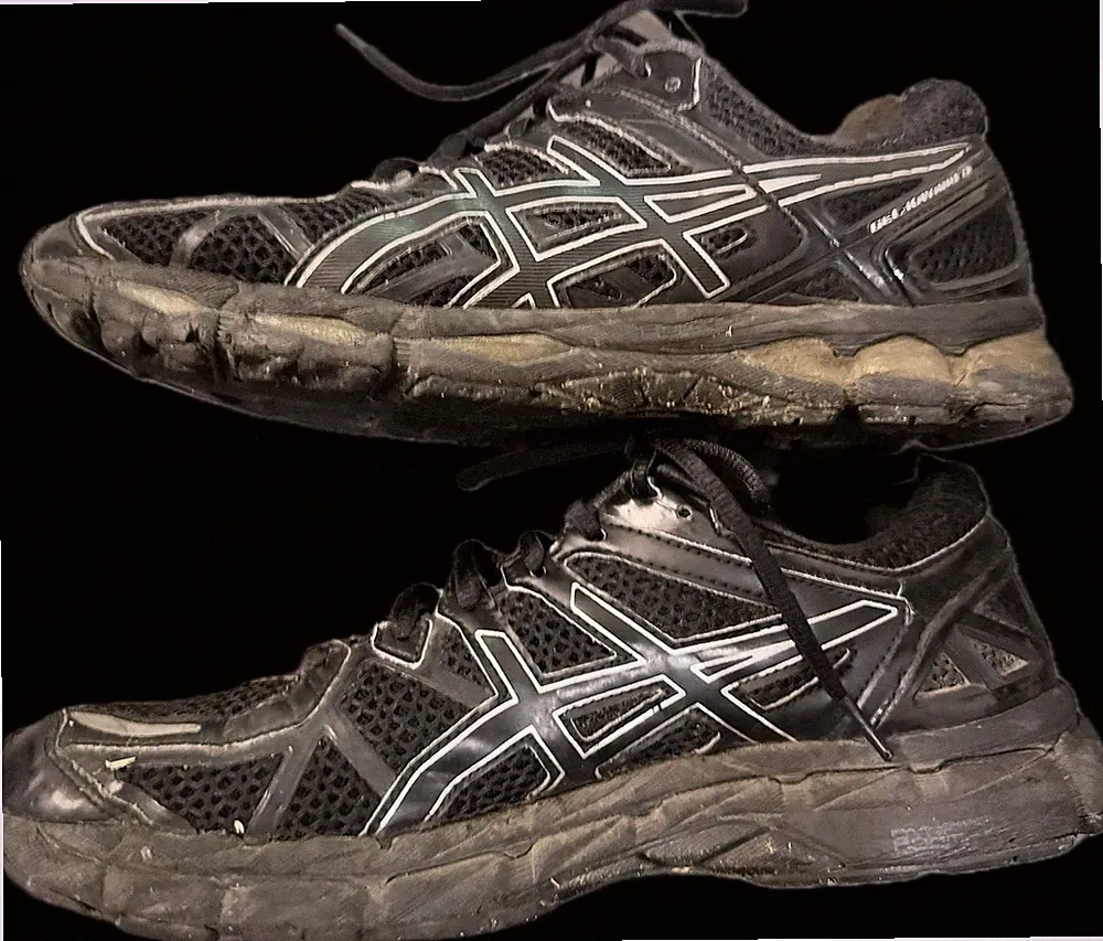 ASICS Laufschuhe Herren Gr. 43 Schwarz