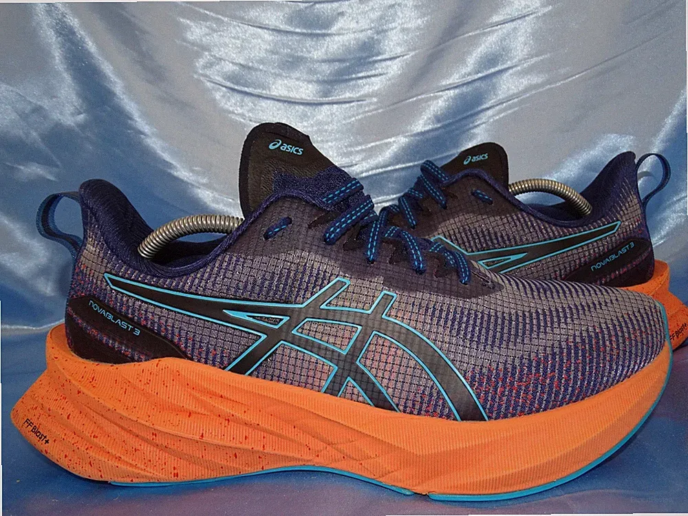 ASICS NOVABLAST 3 LAUFSCHUHE GR 41 42 UK 7 SCHUHE BLAU KAYANO CUMULUS UNISEX D87