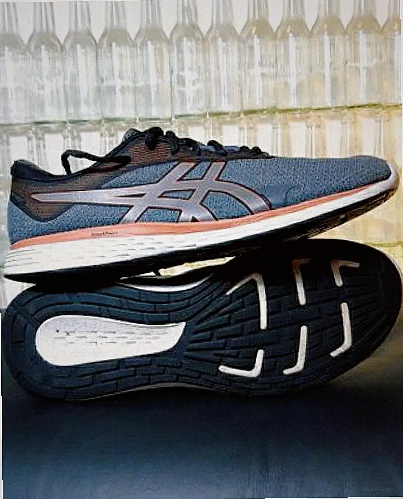 Asics Patriot 11 Twist Running Sneaker Low / Laufschuhe / Fitness /Größe 46,5