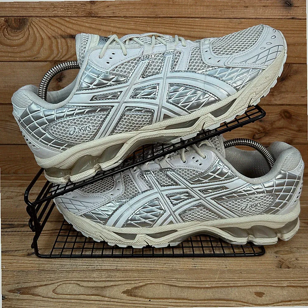 Asics Turnschuhe Herren Größe UK 10 Gel Nimbus 10.1 weiß rein silber Sommerschuhe
