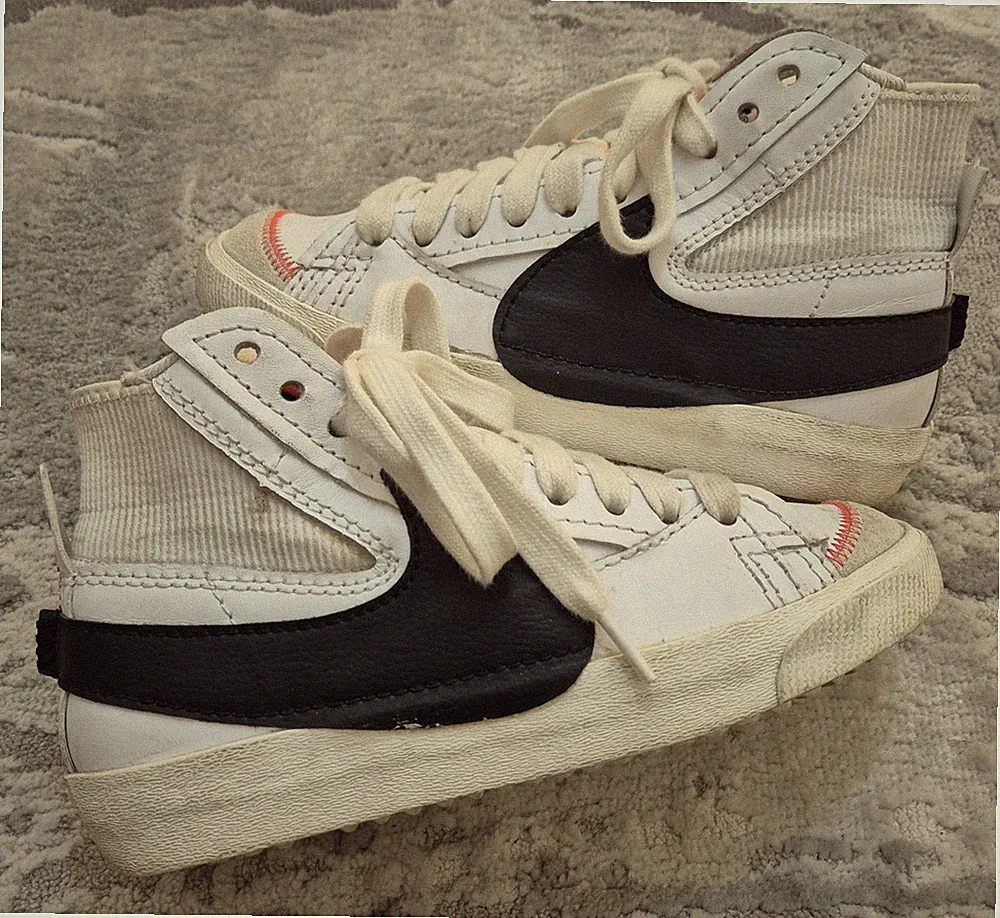 Authentische Nike Blazer Mid ’77 Jumbo Schuhe UK Größe 4,5 weiß/schwarz