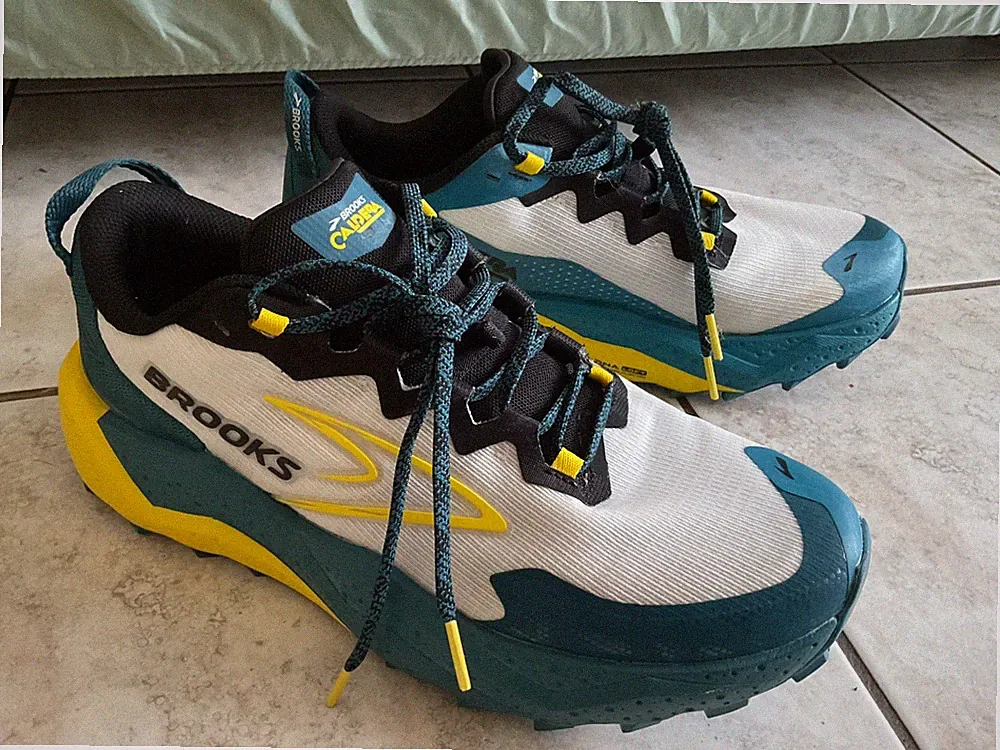 BROOKS CALDERA 8 - Herren Trail Running Schuhe Standard - Laufschuhe - Grün Gelb