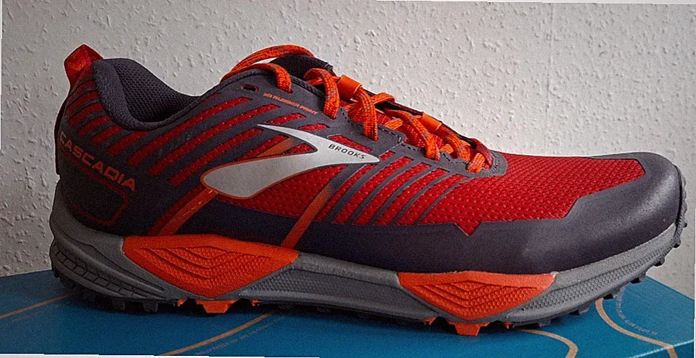 BROOKS CASCADIA 13 Gr. 10,5 (44,5) TOP TRAIL -LAUFSCHUH/SNEAKER- NEU + OVP!