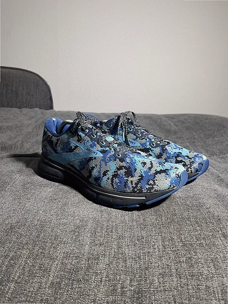 Brooks Ghost 15 Laufschuhe Sportschuhe Sneaker Blau Camouflage Gr 45,5