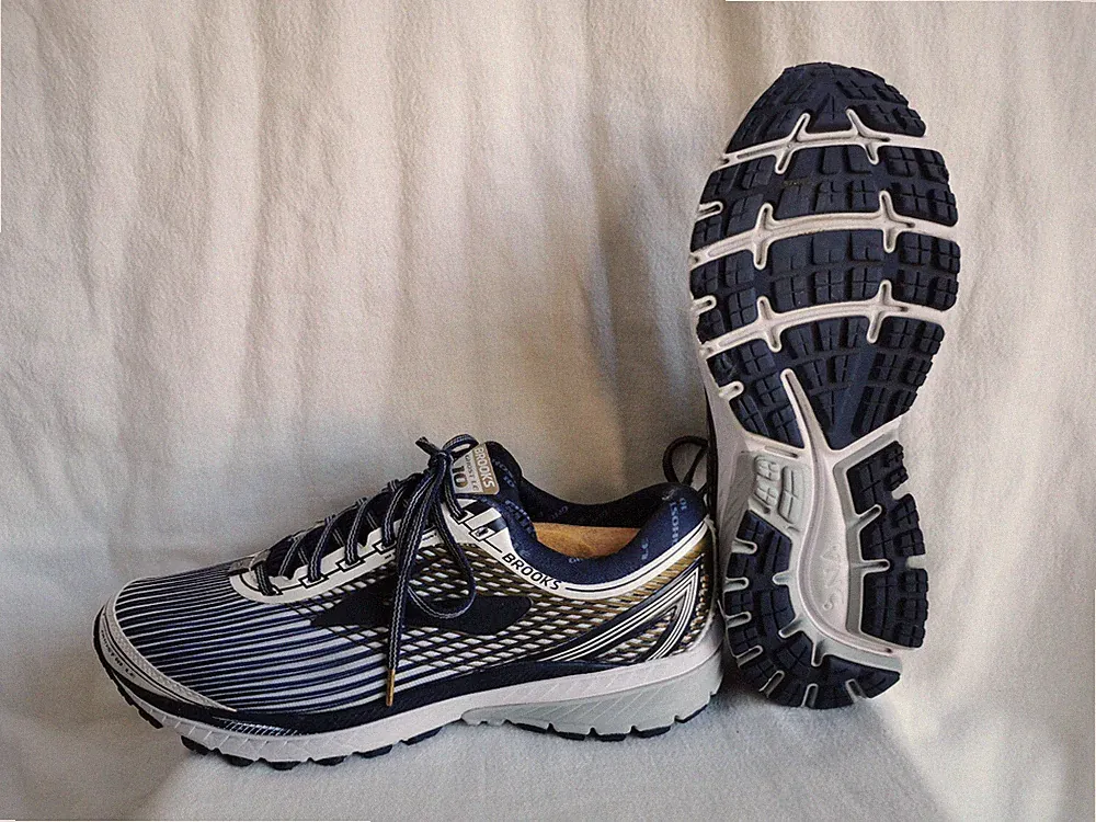 Brooks Ghost LE 10 Laufschuhe EU 42 US 8,5 Sneaker weiß-navy 1102571D124