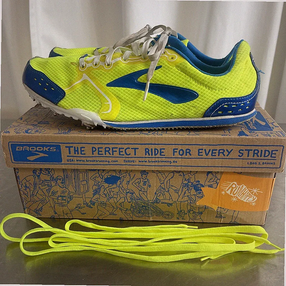 Brooks Herren Spiked Laufschuhe Turnschuhe Sprint Leichtathletik Gr. UK 9 EUR 44