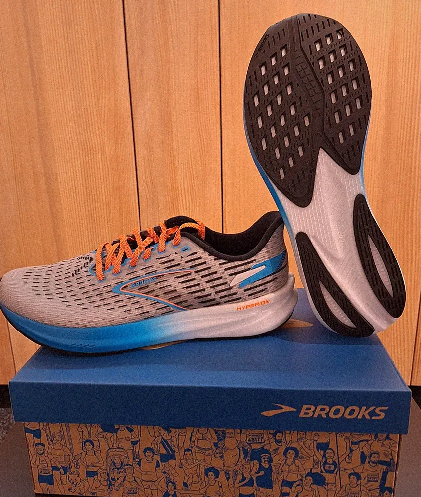 Brooks Hyperion Herren Laufschuh Lightweight Gr. 44,5 NEU
