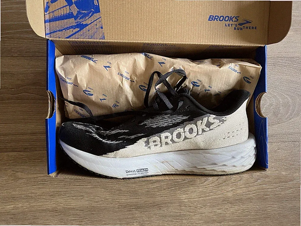 Brooks Launch 11 Laufschuhe schwarz. Größe 9 UK 28cm
