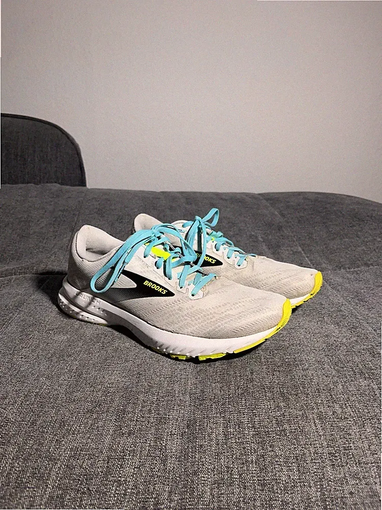 Brooks Launch 7 Laufschuhe Sportschuhe Sneaker Grau Gr 42,5