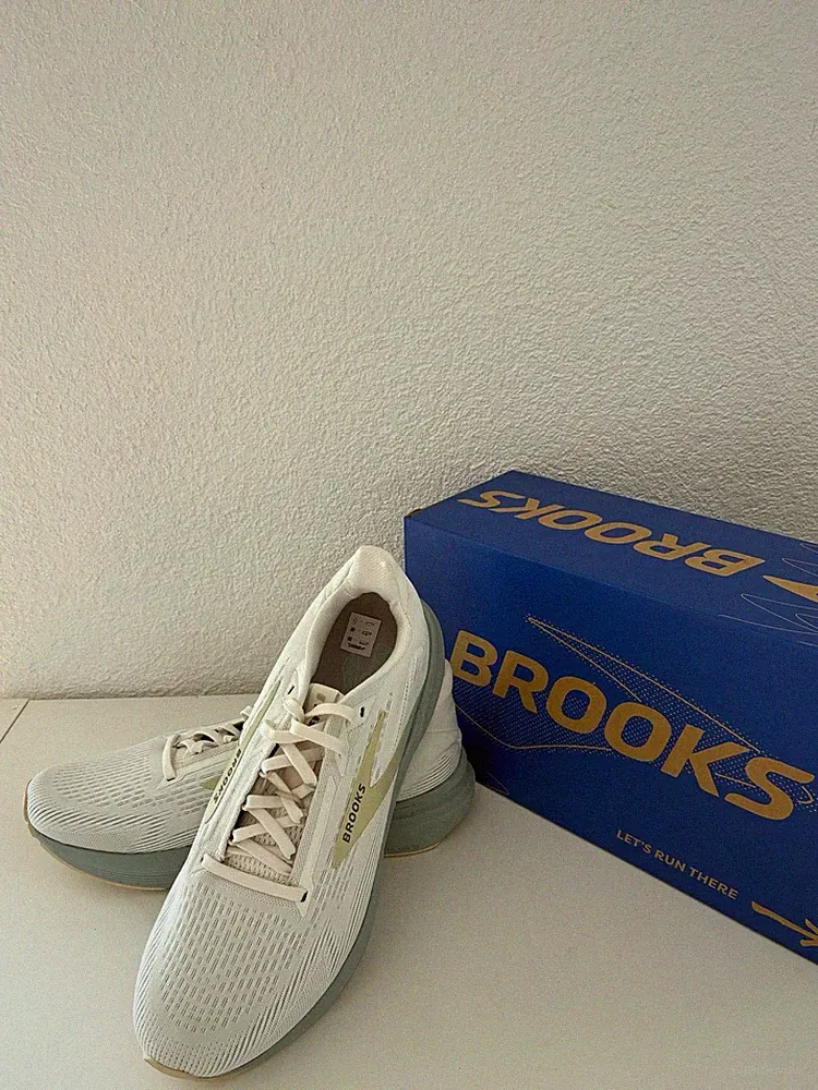Brooks Revel 8 Herren Laufschuhe US 10 D Mesh atmungsaktiv Low Top Sneaker