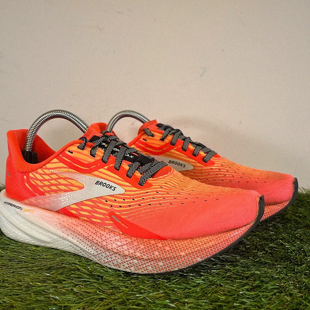 Brooks Turnschuhe Größe 6,5 Damen orange Hyperion Max Walking Fitness Laufschuhe