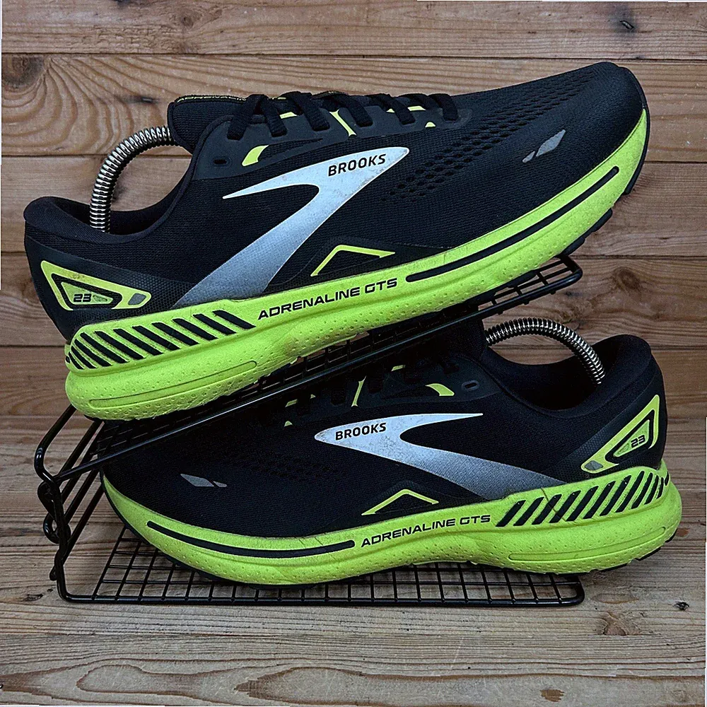 Brooks Turnschuhe Herren Gr. UK 10,5 Adrenaline GTS 23 schwarz limette Straßenlaufschuhe