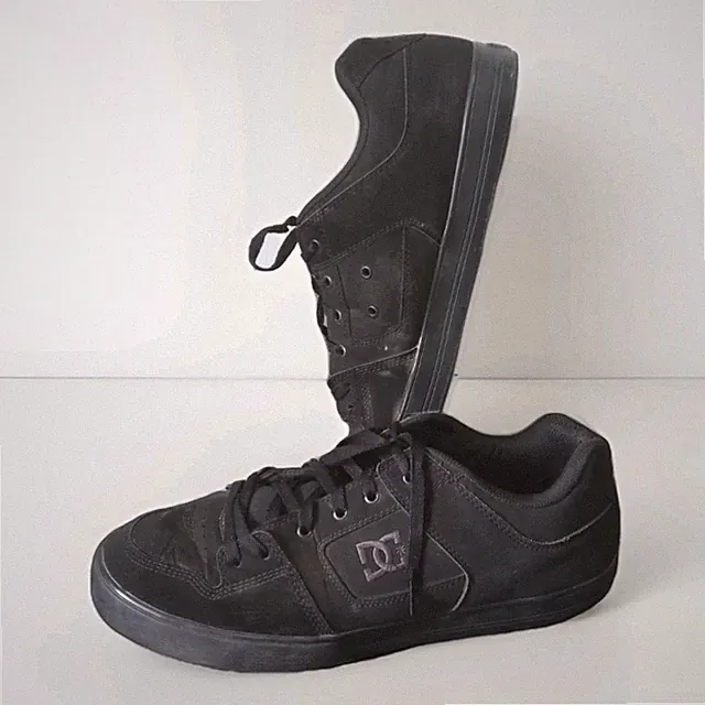 DC Pure Skateschuhe - UK 14 - schwarz - DC Shoe Co USA - Turnschuhe - guter gebrauchter Zustand