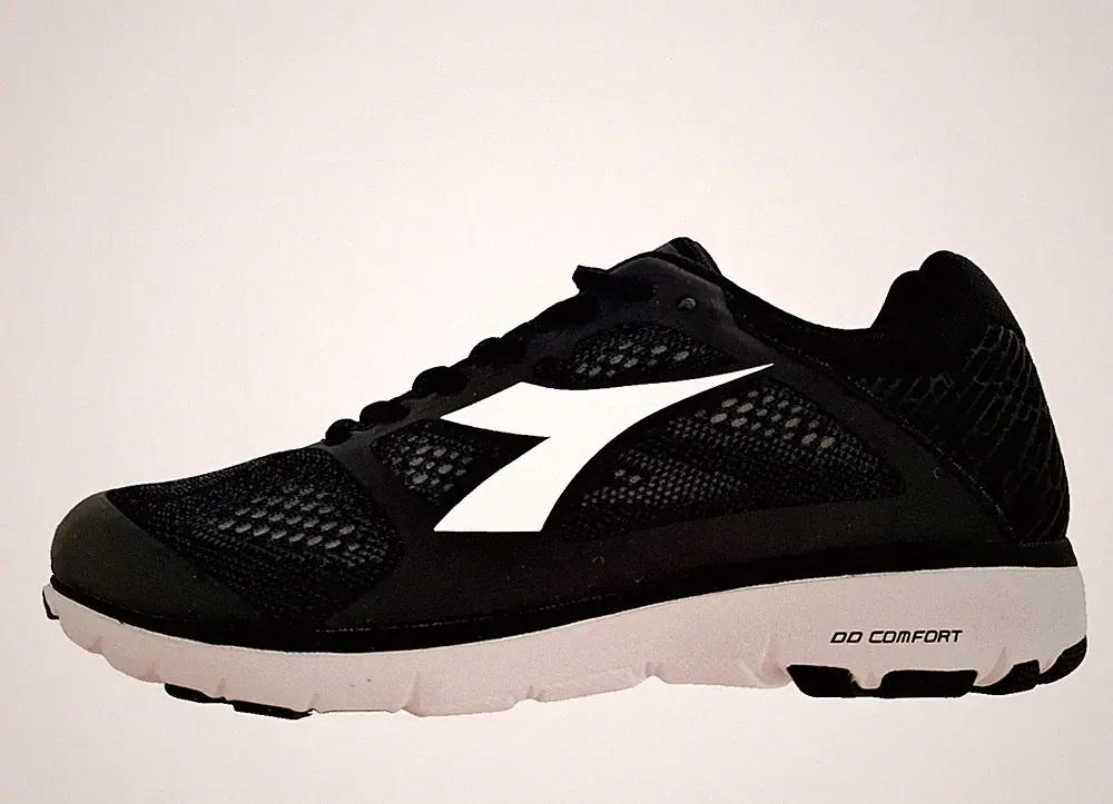 Diadora X Run Herren Laufschuhe Schwarz Weiß Atmungsaktiv Running Gr. 40 Sneaker