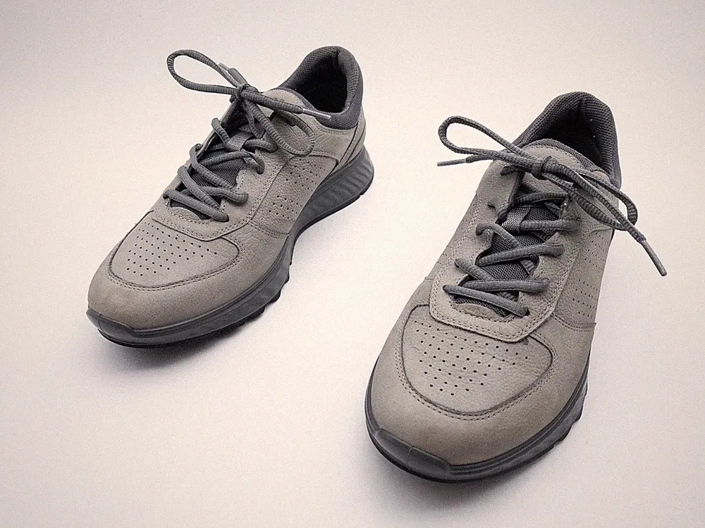 ecco Exostride Herren Halbschu Schnürschuh Sneaker Grau Gr. 42 EU Art. 39488-80