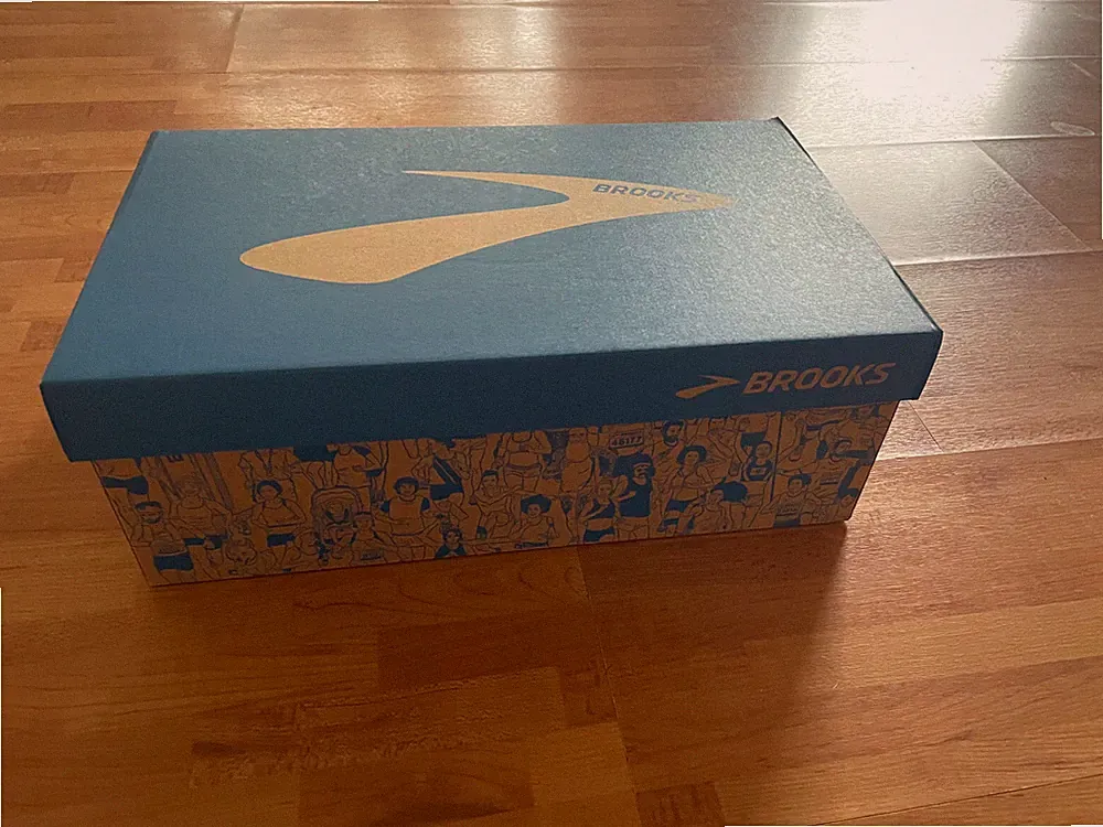 Extra weite Schuhe von BROOKS Adrenaline GTS 23, Größe 14, extra weit- 4 E