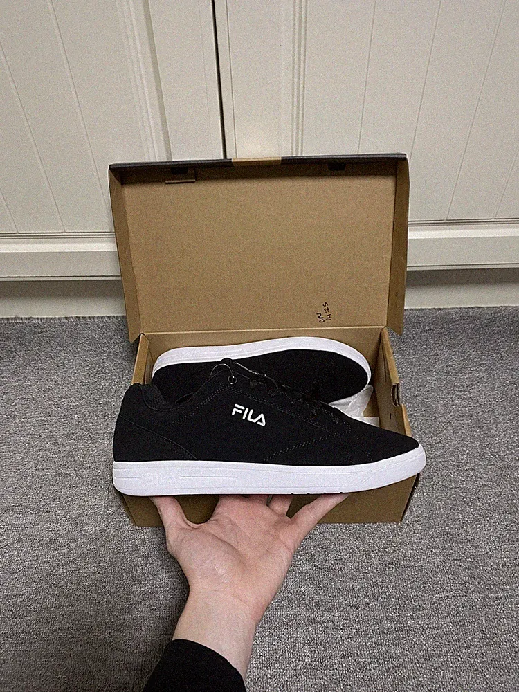Fila Camalfi schwarz weiß Turnschuhe Schuhe neu mit Karton Größe 10 UK Herren 44,5 EU