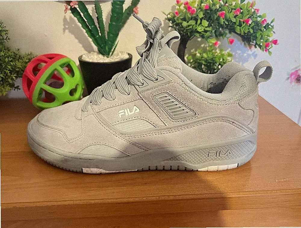 FILA Herren Sportschuhe Sneaker Low Top EU 42 Grau Schnürung gepolstert