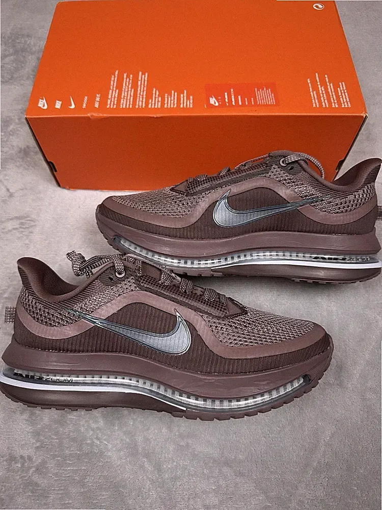 Gr.41 - Nike Pegasus Premium Tatto Off Noir Laufschuhe HQ2593-502