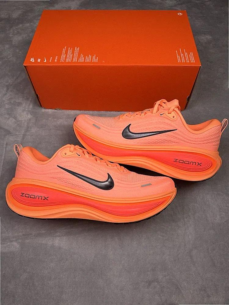 Gr.46 - Nike Vomero Plus Orange Pulse Laufschuhe HV8150-801