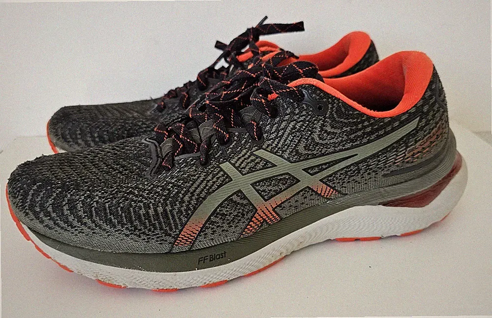 Grüne Textil Schnürschuhe Herren Laufschuhe Gr. 8 (42,5) Asics Gel-Cumulus 24 TR