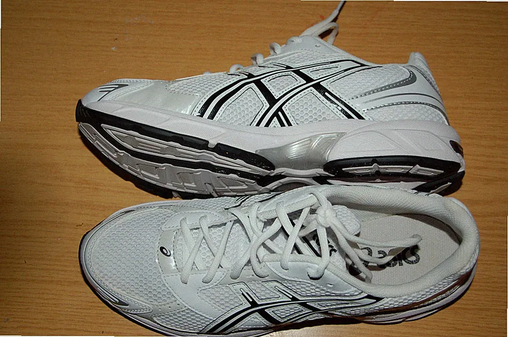 Herren Laufschuhe ACICS Gr.43,5