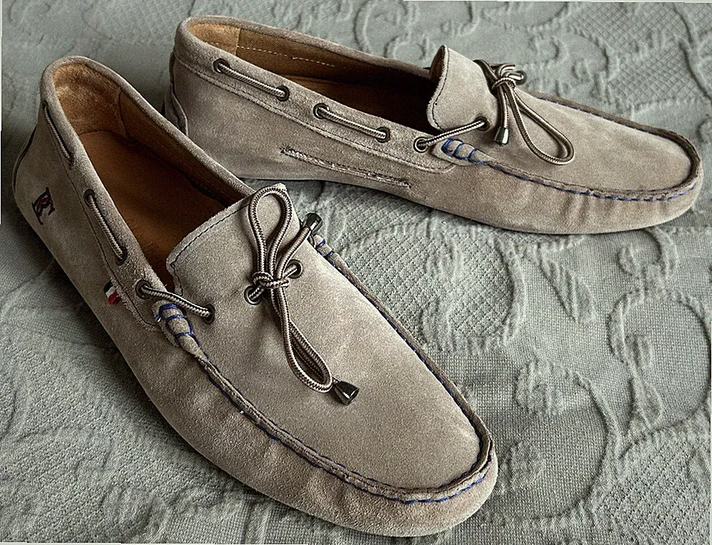 Herren Mokassin Slipper Wildleder Taupe /Grau Gr. 43 „Pantoful galben“ NEUWERTIG