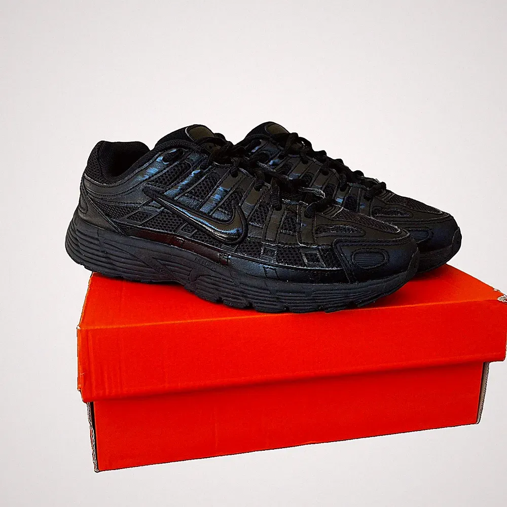 HERREN NIKE P-6000 HV5064-011 LAUFSCHUHE Schwarz/Schwarz Streetwear Sneaker