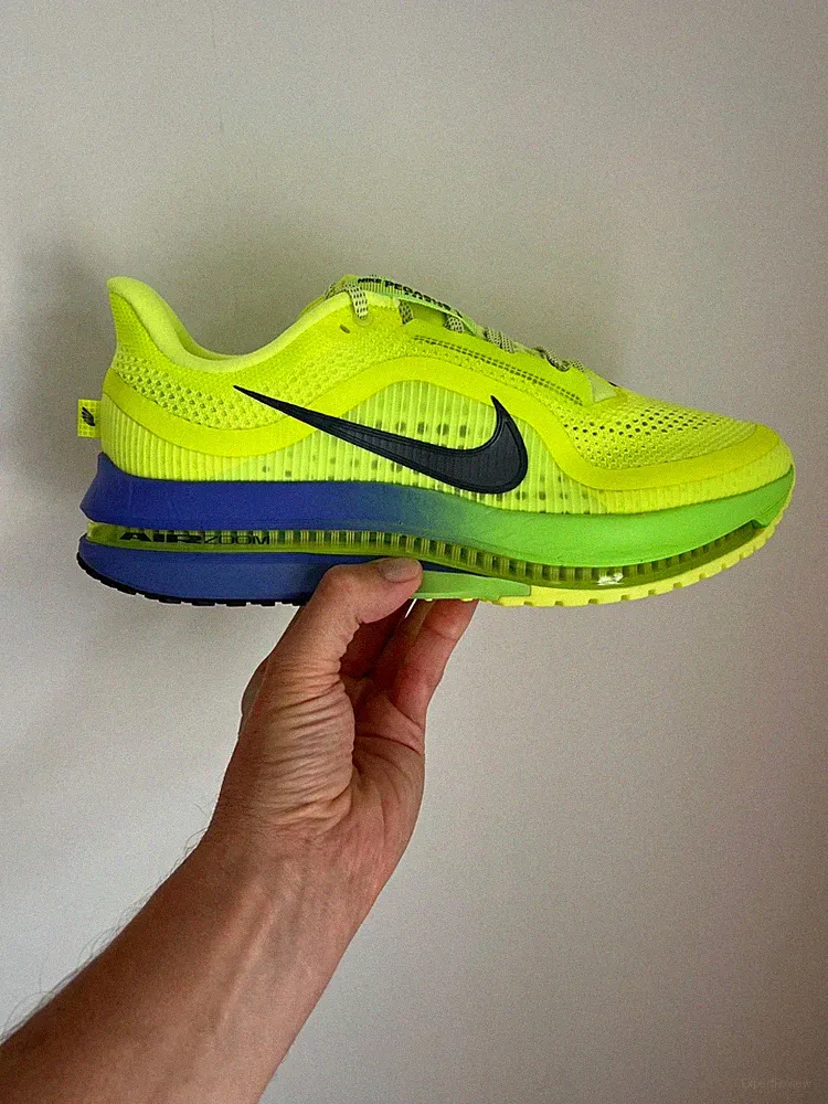 HERREN NIKE PEGASUS PREMIUM LAUFSCHUHE - VOLT ICE - ALLE GRÖßEN - HQ2592 702 NEU.