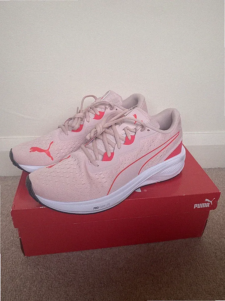 Herren Puma Turnschuhe Lotus Sunblaze UK 10 Pink Laufschuhe Neu mit Karton Profoam Lite