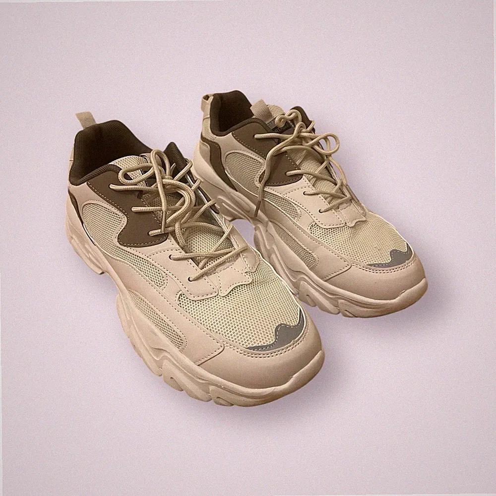 Beige Flacher Schuh