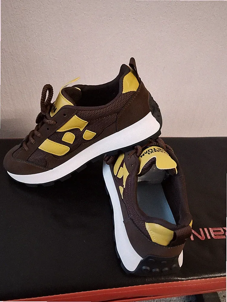 Herren und Damen Laufschuhe für alle Jahreszeiten - bequem rutschfest Gr. 41