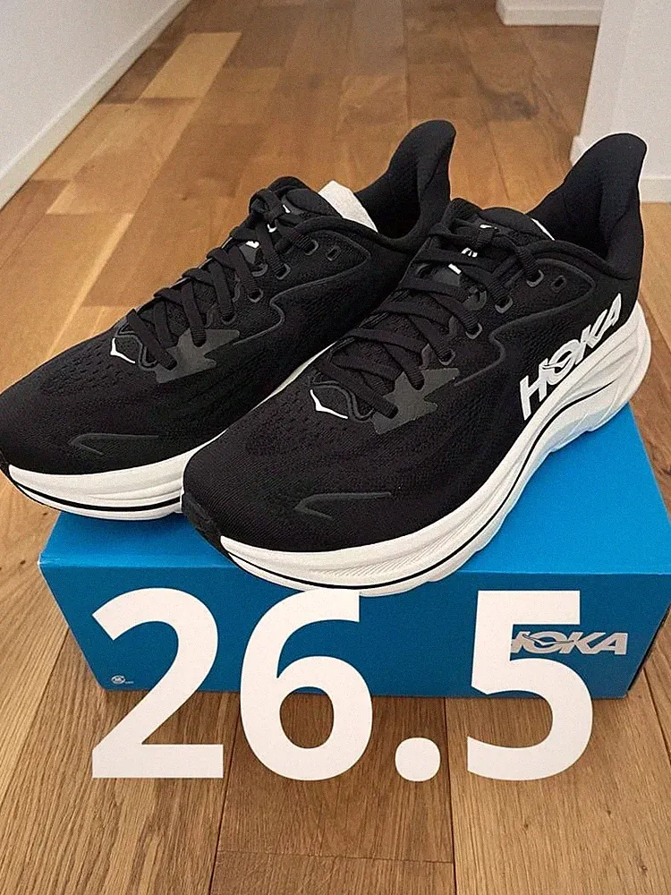 HOKA Clifton 10 Herren Laufschuhe schwarz weiß 26,5 cm neu verpackt