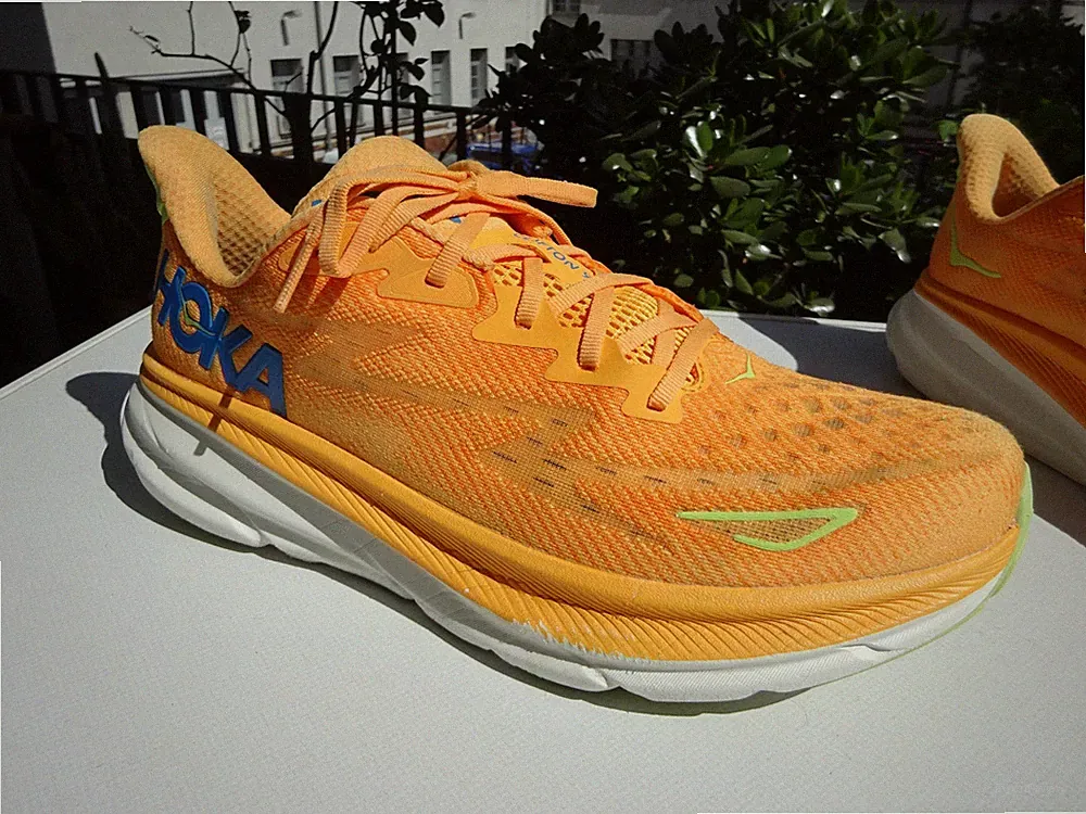 HOKA CLIFTON 9 Herr Laufschuhe Extralight Sneaker Gr.45 1/3(UK10,5D) Normal TOP
