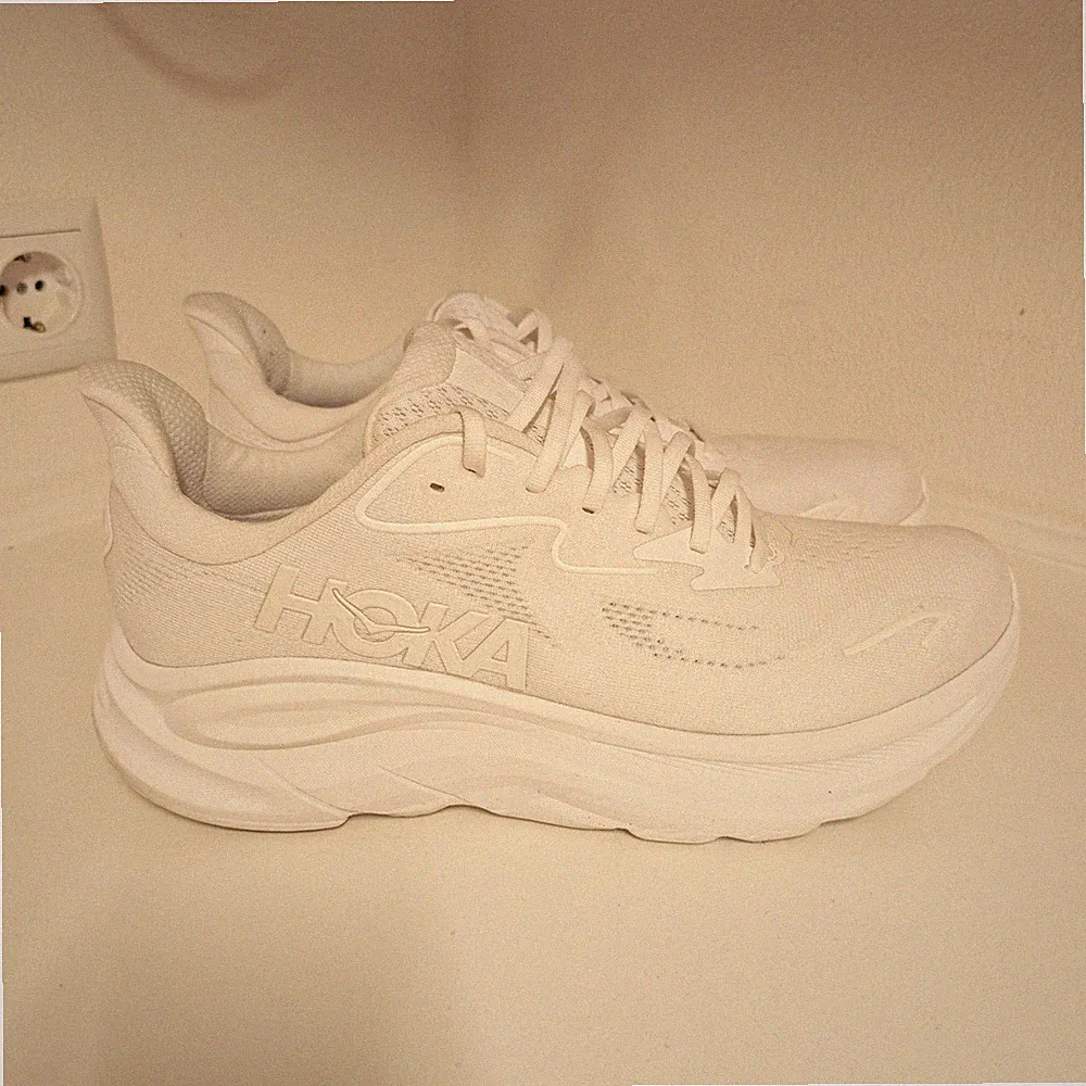HOKA Herren Laufschuhe CLIFTON 10WHITE 46 ⅔ Neuwertig Top