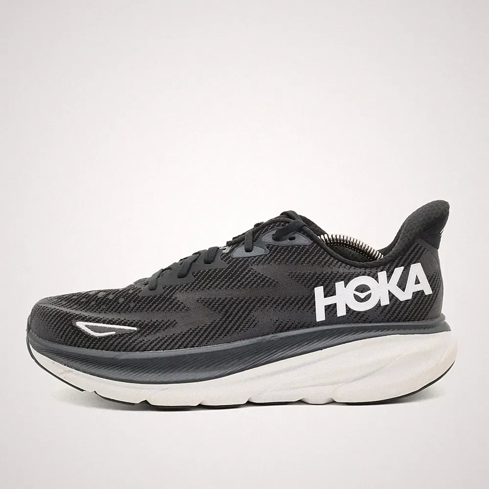 Hoka One Herren Clifton 9 Sportschuh EU 45 1/3 Schwarz 1127895 BWHT