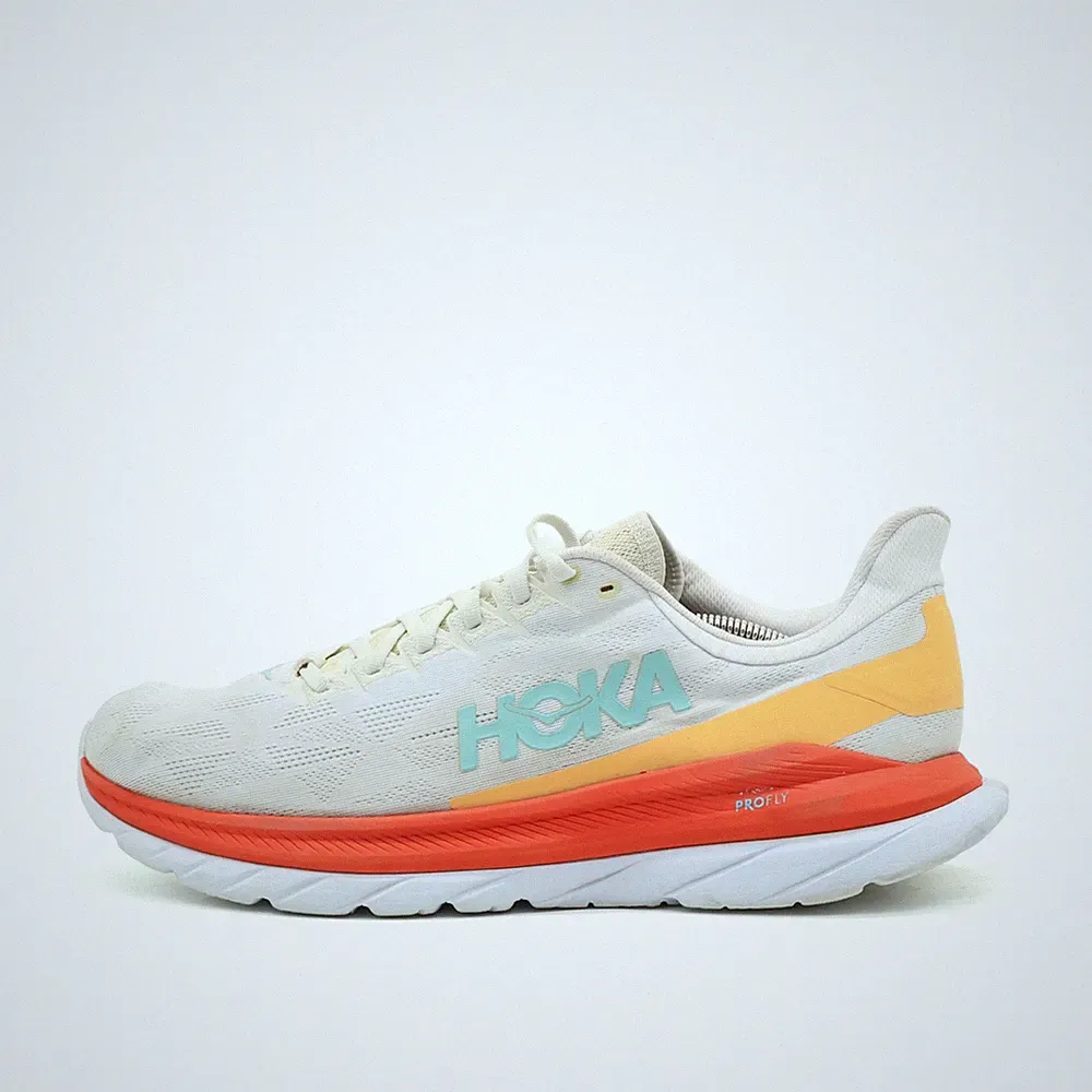 Hoka One Herren Mach 4 Sportschuh EU 46⅔ Weiß Orange 1113528 WFS Atmungsaktiv