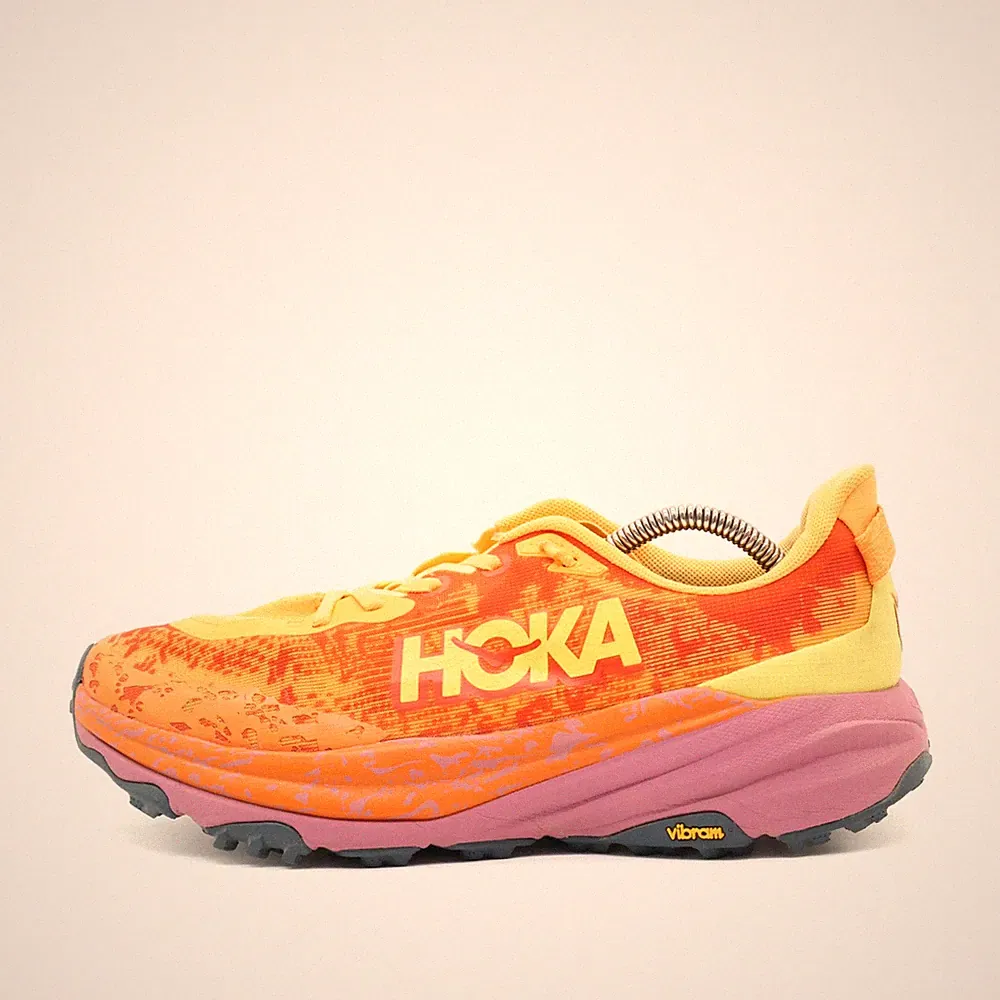 Hoka One Herren Speedgoat 6 Wide Laufschuhe EU 43⅓ orange/gelb/pink 1147830 SRBT