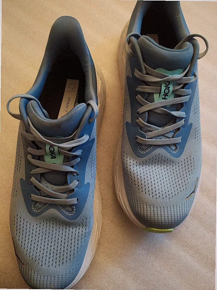 Hoka One One Arahi 7 Herren Laufschuhe in Größe EU 42 2/3