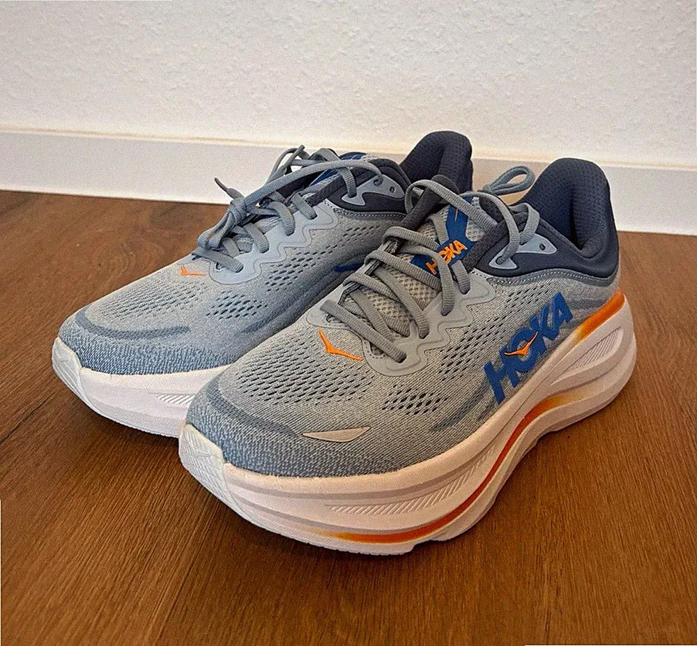 HOKA ONE ONE Bondi 9 Herren Laufschuhe Gr. 42 Grau/Blau/Orange Weiß